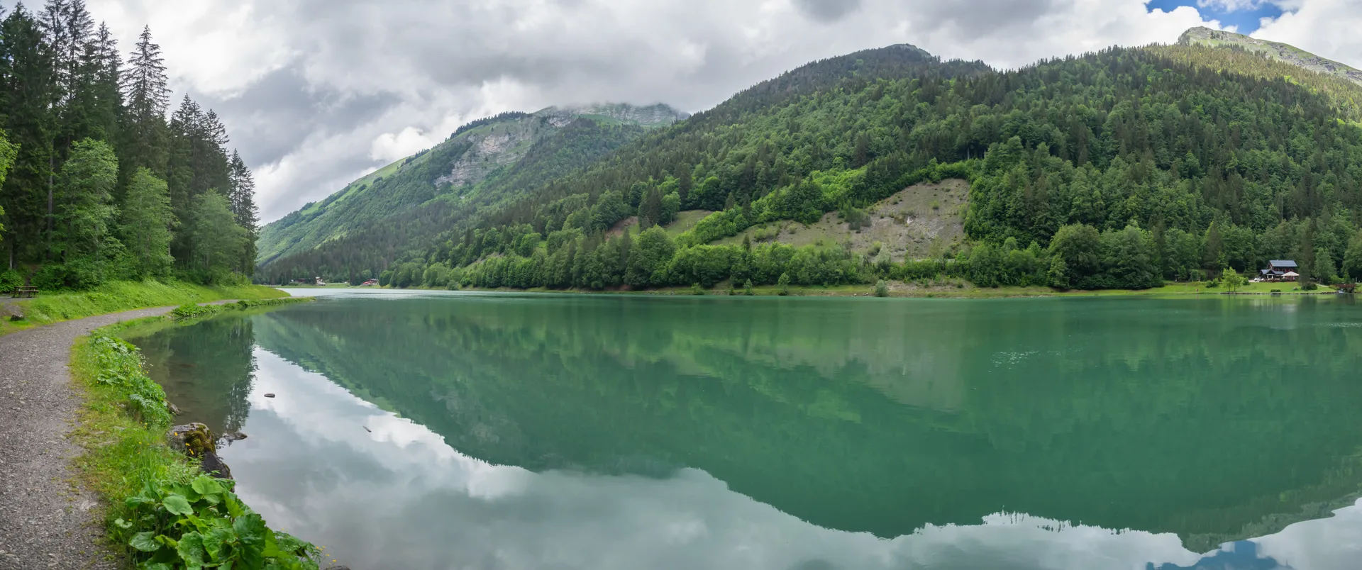 Lac de Montriond à Montriond — Sur le lac
