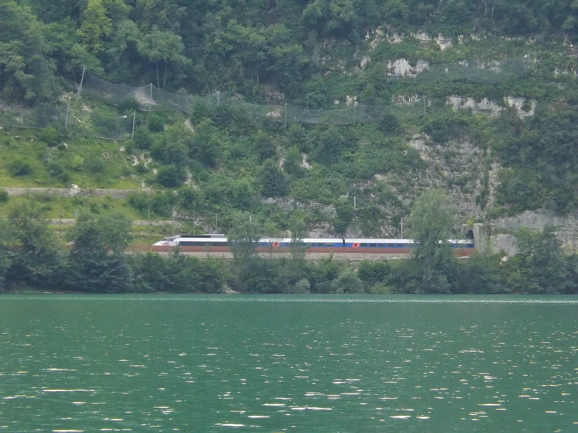 Lac de Nantua à Nantua — Sur le lac