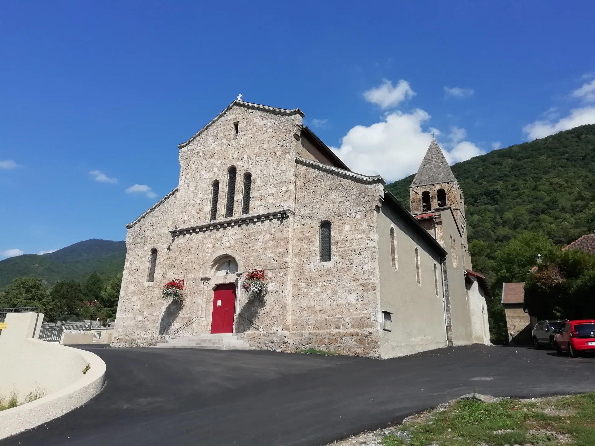 Lac de Notre dame de Commiers à Notre-Dame-de-Commiers — À 2,7 km du lac