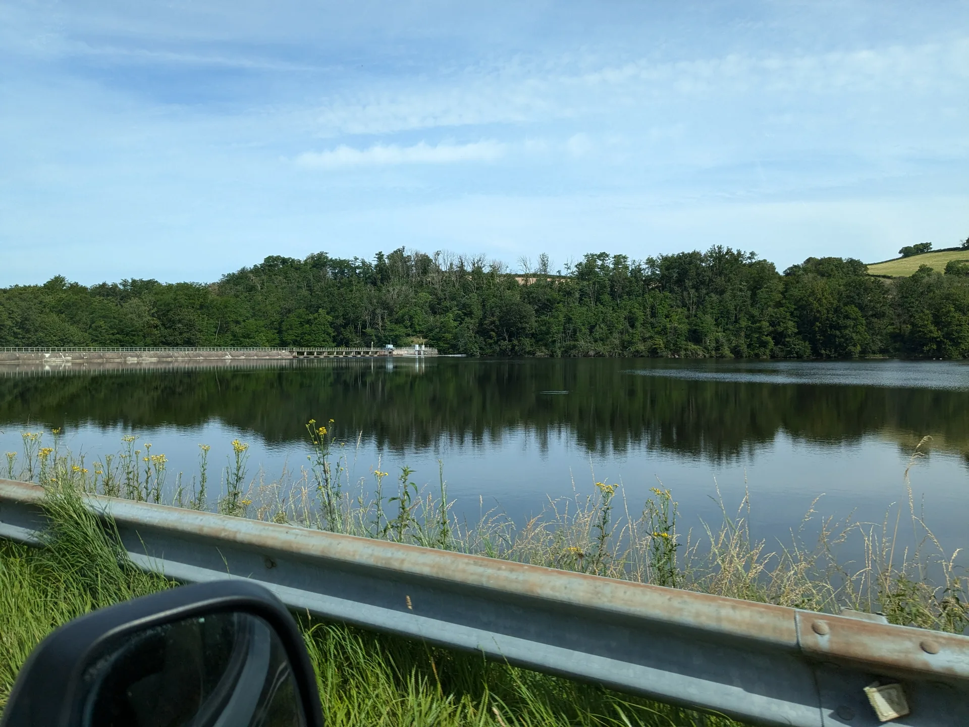 Lac de Pannecière à Chaumard — À 3,2 km du lac