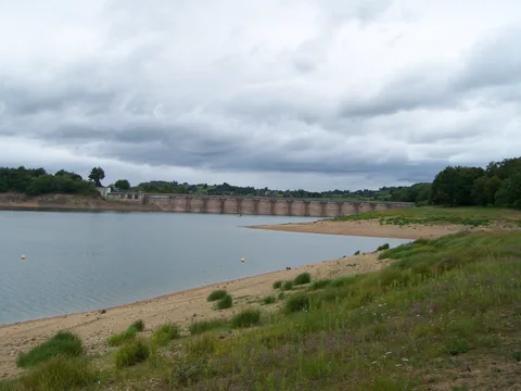 Lac de Pannecière