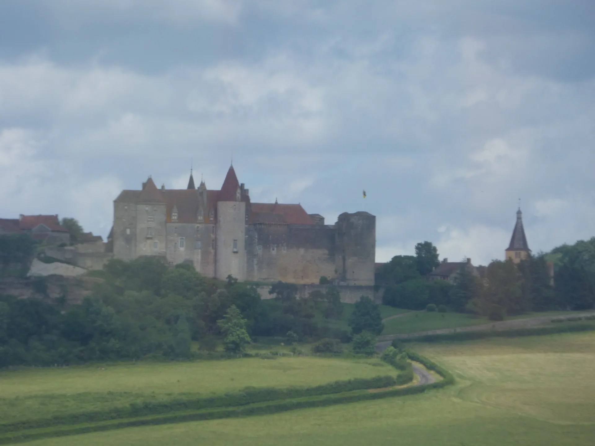Lac de Panthier à Vandenesse-en-Auxois — À 2,4 km du lac