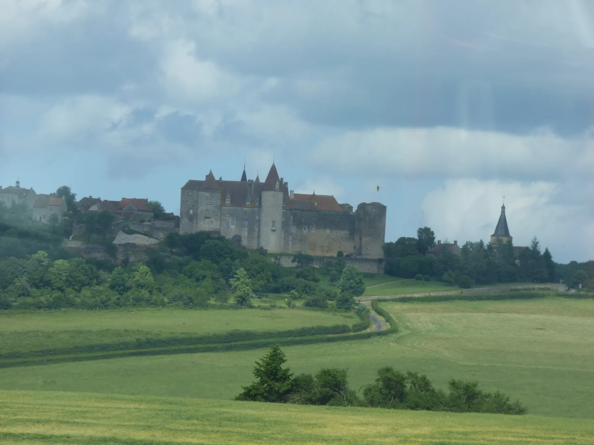 Lac de Panthier à Vandenesse-en-Auxois — À 2,4 km du lac