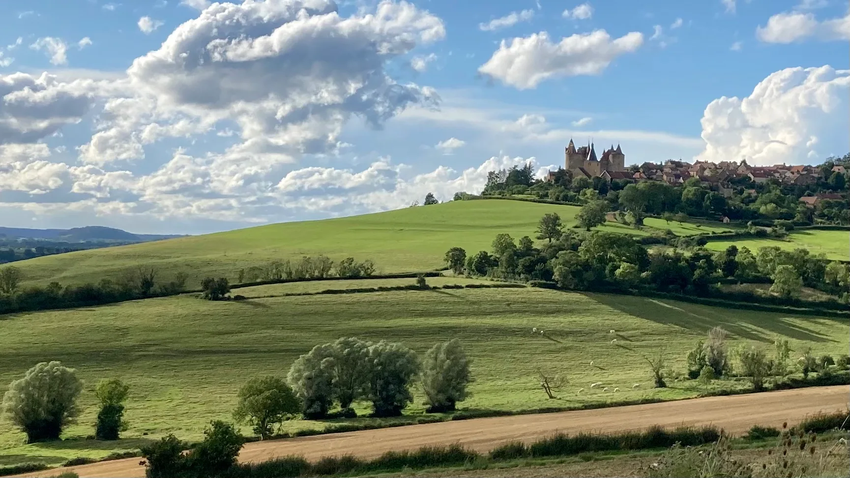 Lac de Panthier à Vandenesse-en-Auxois — À 2,4 km du lac