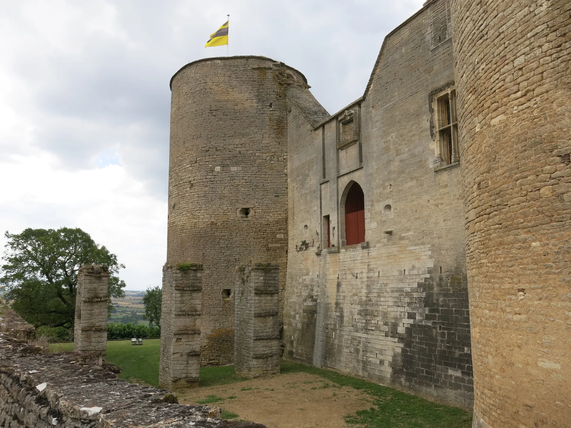 Lac de Panthier à Vandenesse-en-Auxois — À 2,4 km du lac