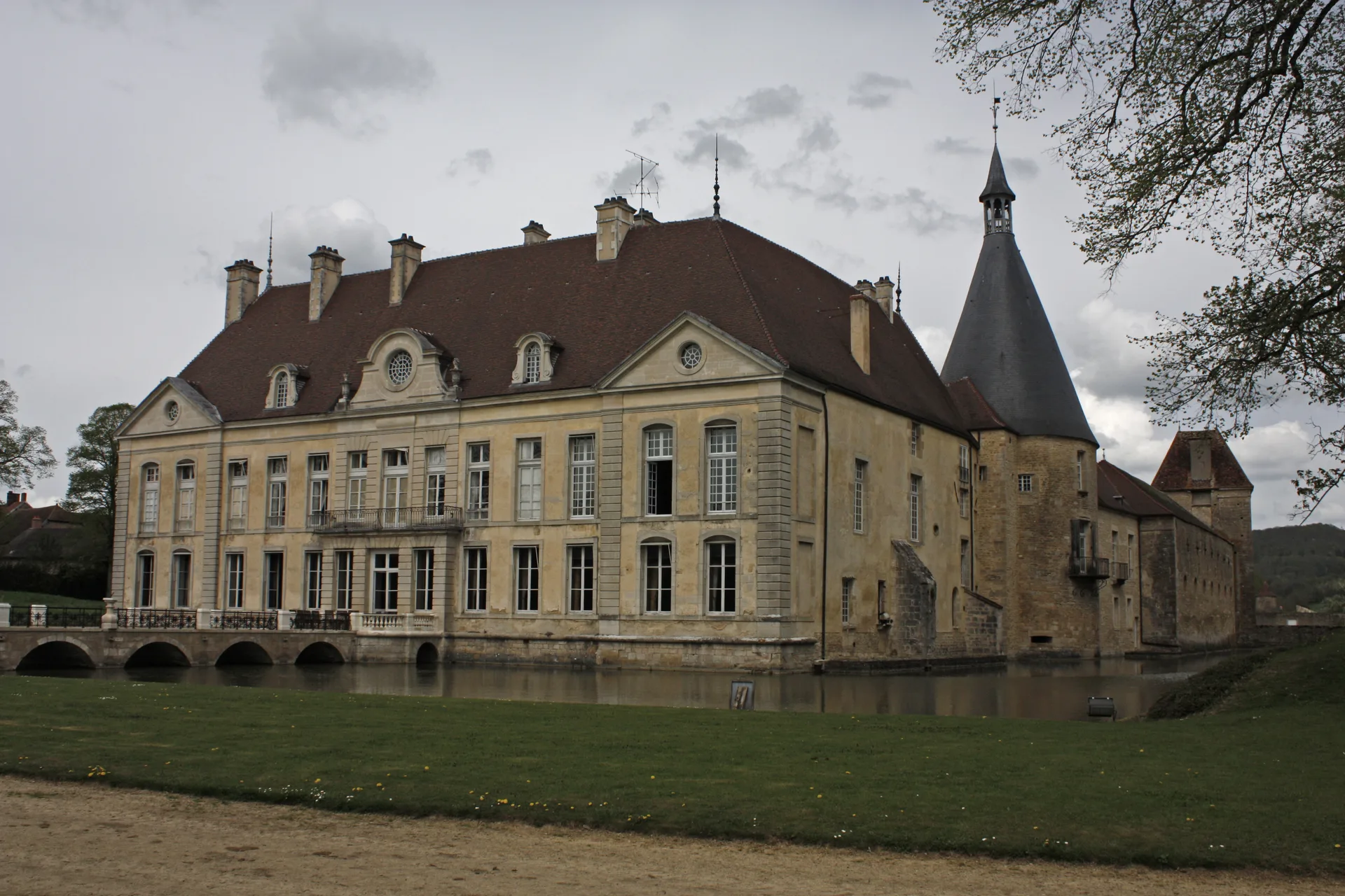 Lac de Panthier à Vandenesse-en-Auxois — À 2,5 km du lac