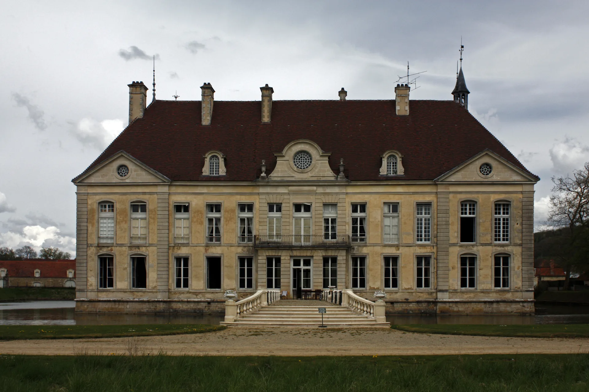 Lac de Panthier à Vandenesse-en-Auxois — À 2,5 km du lac