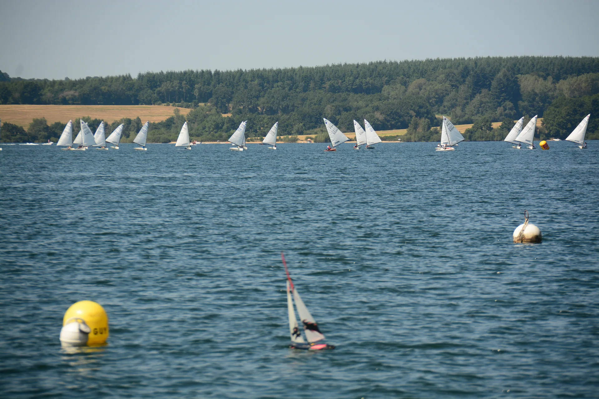 Lac de Pareloup 02 à Salles-Curan — À 1,7 km du lac