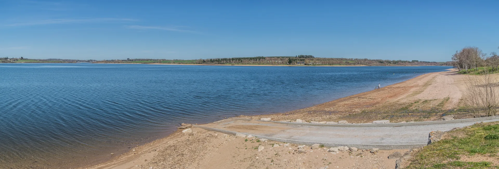 Lac de Pareloup 02 à Salles-Curan — Sur le lac
