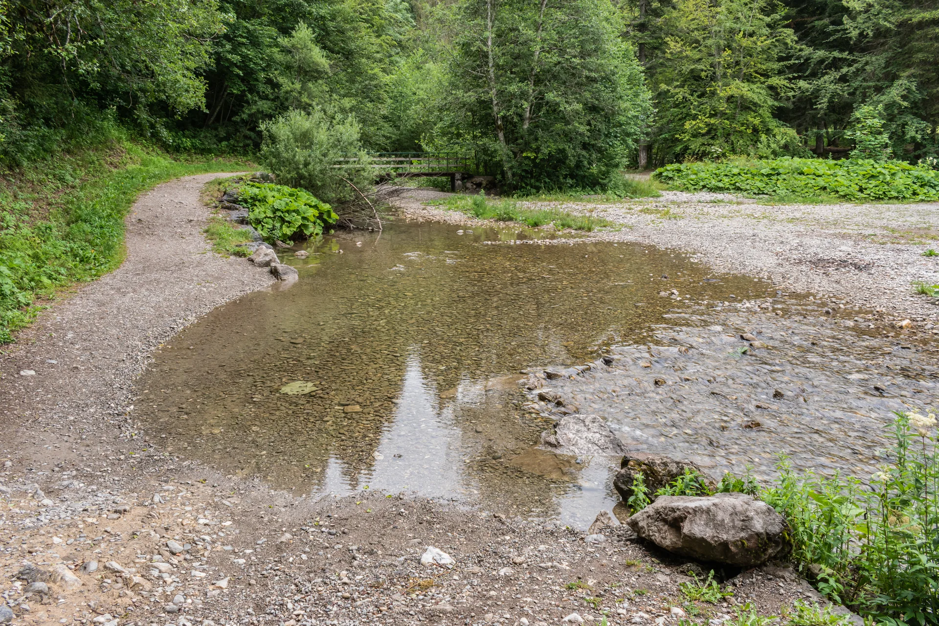 Lac de Petetoz  à Bellevaux — À 2,7 km du lac