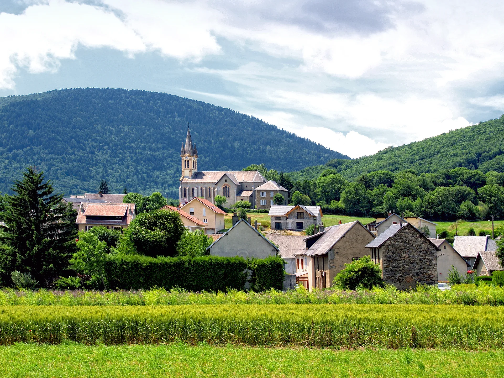 Lac de Petichet à Saint-Théoffrey — À 3,0 km du lac