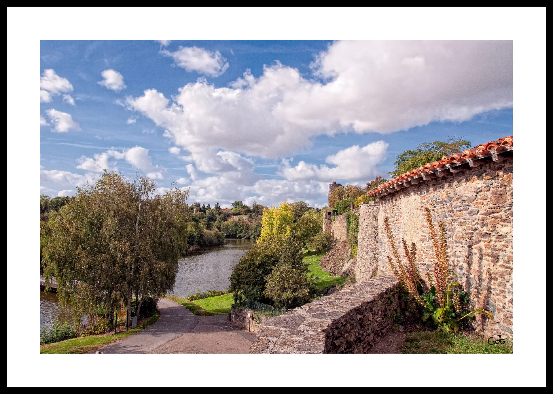 Lac de Pierre Brune à Vouvant — À 778 m du lac