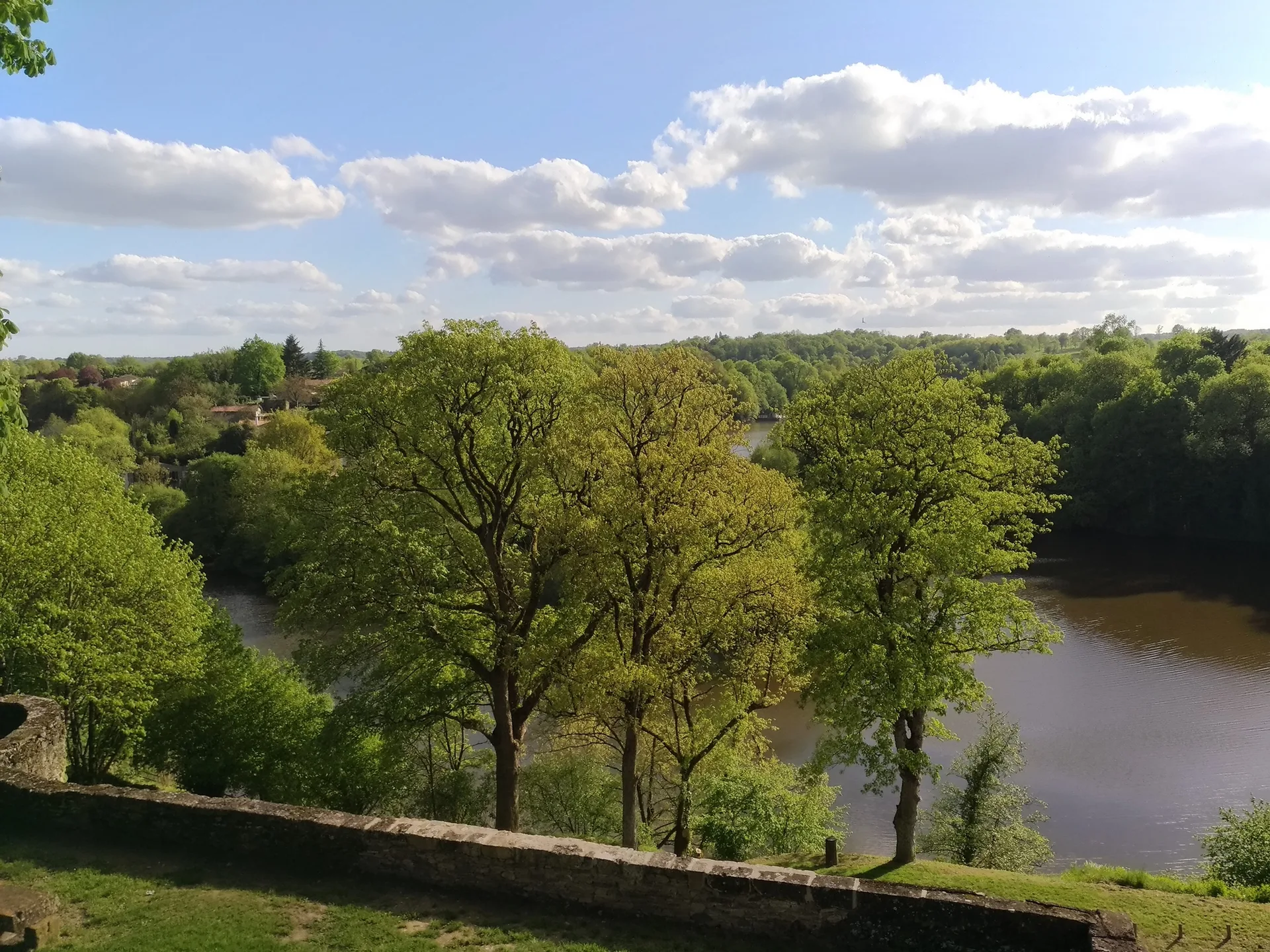 Lac de Pierre Brune à Vouvant — À 846 m du lac