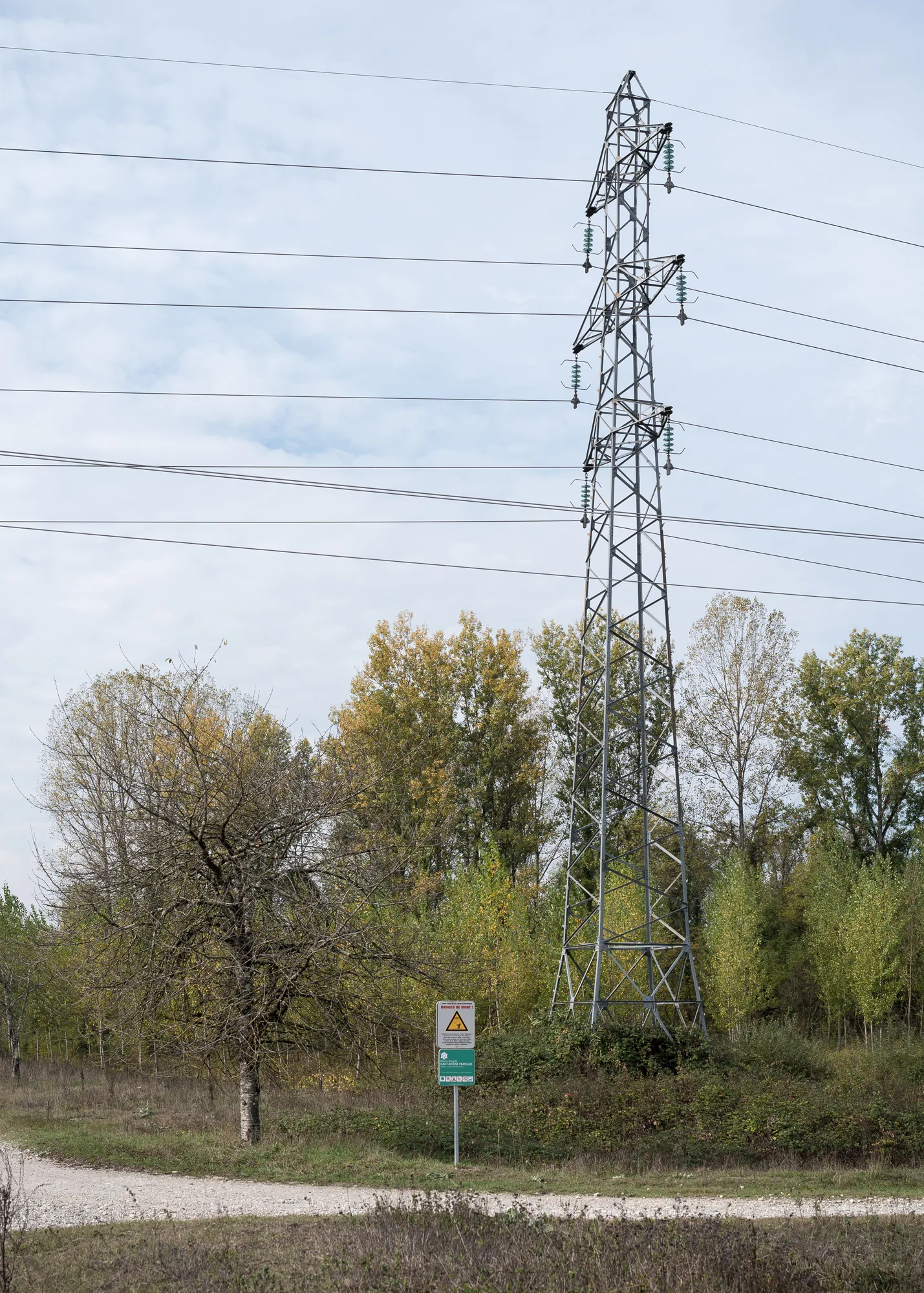 Lac de Pluvis à Les Avenières Veyrins-Thuellin — À 1,9 km du lac