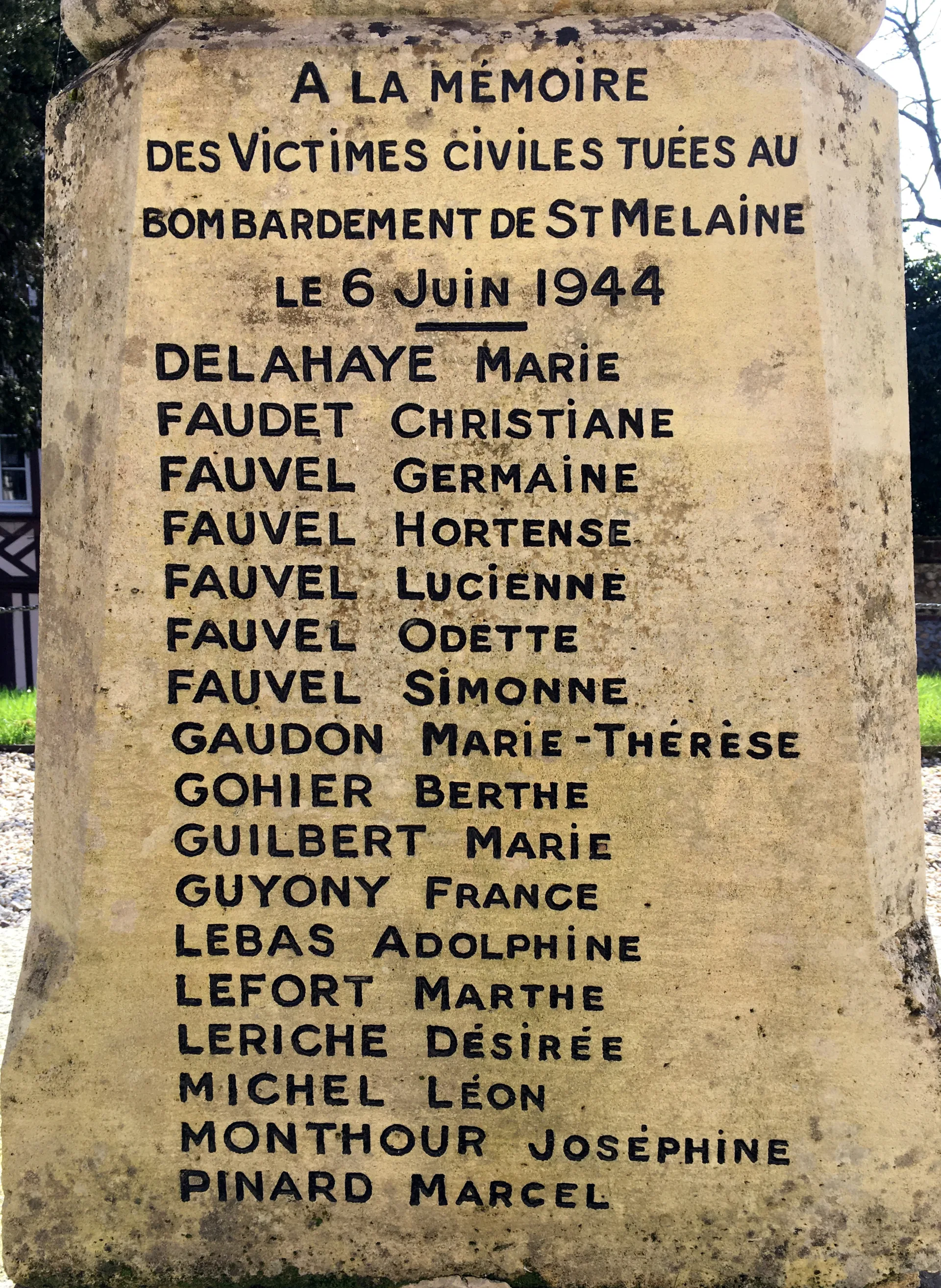 Lac de pont l Eveque à Pont-l'Évêque — À 2,0 km du lac
