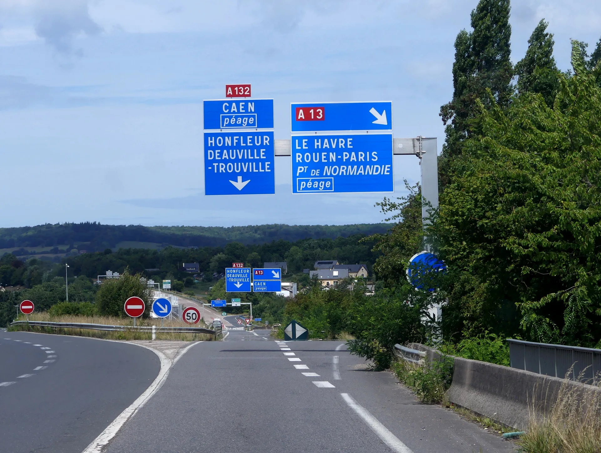 Lac de pont l Eveque à Pont-l'Évêque — À 1,4 km du lac