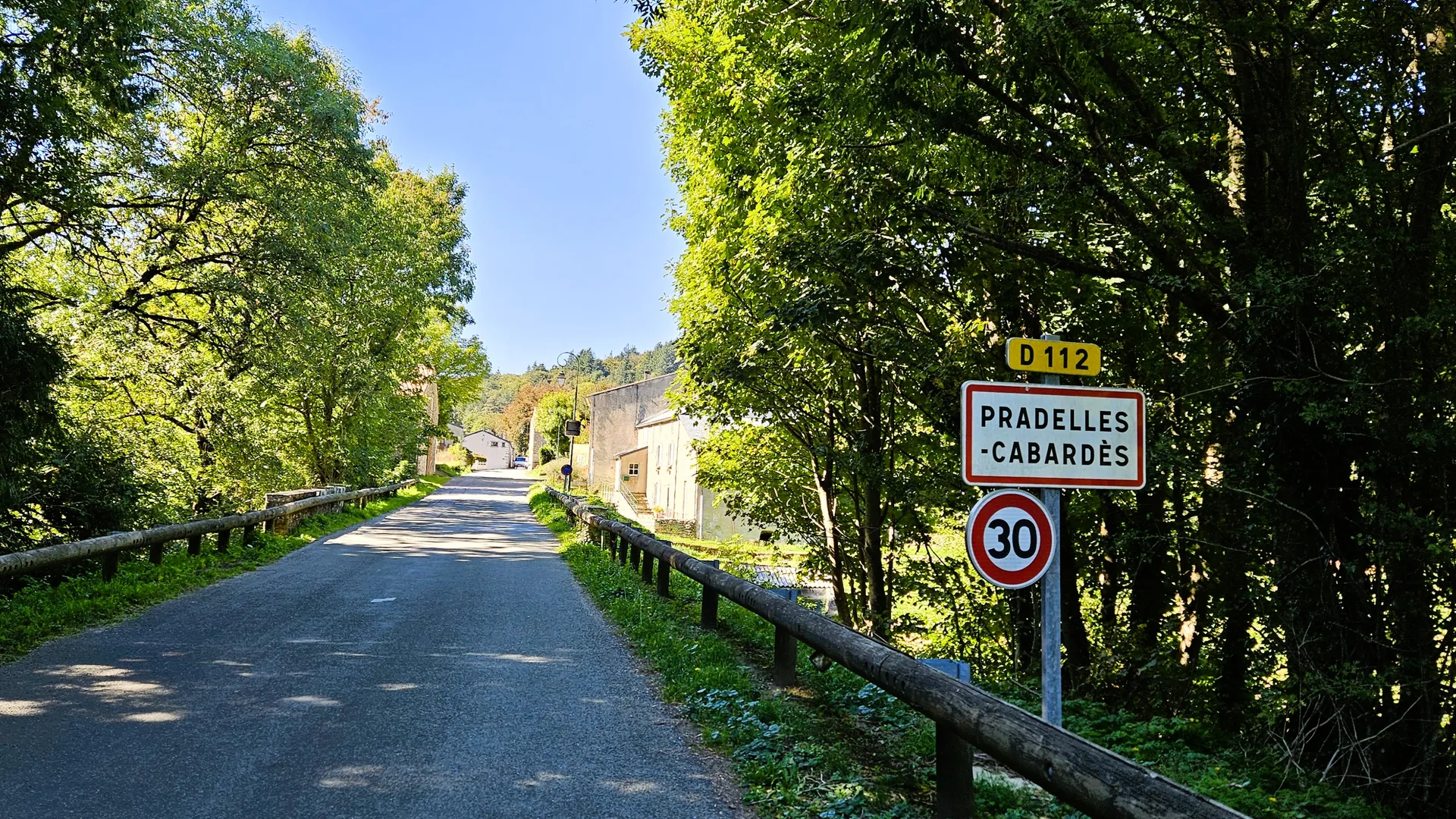 Lac de Pradelles Cabardes à Pradelles-Cabardès — À 883 m du lac