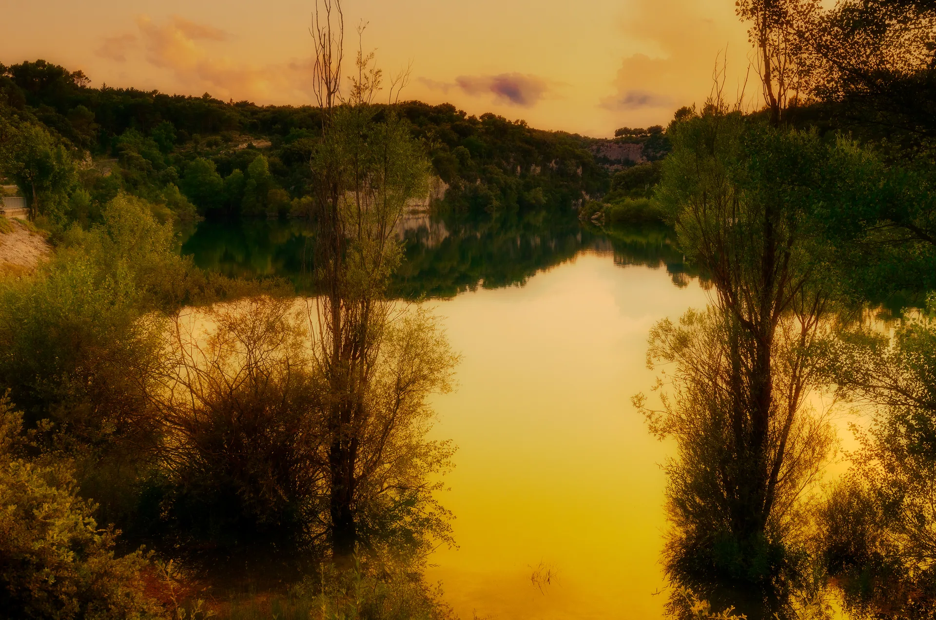 Lac de Quinson à Montagnac-Montpezat — À 1,9 km du lac