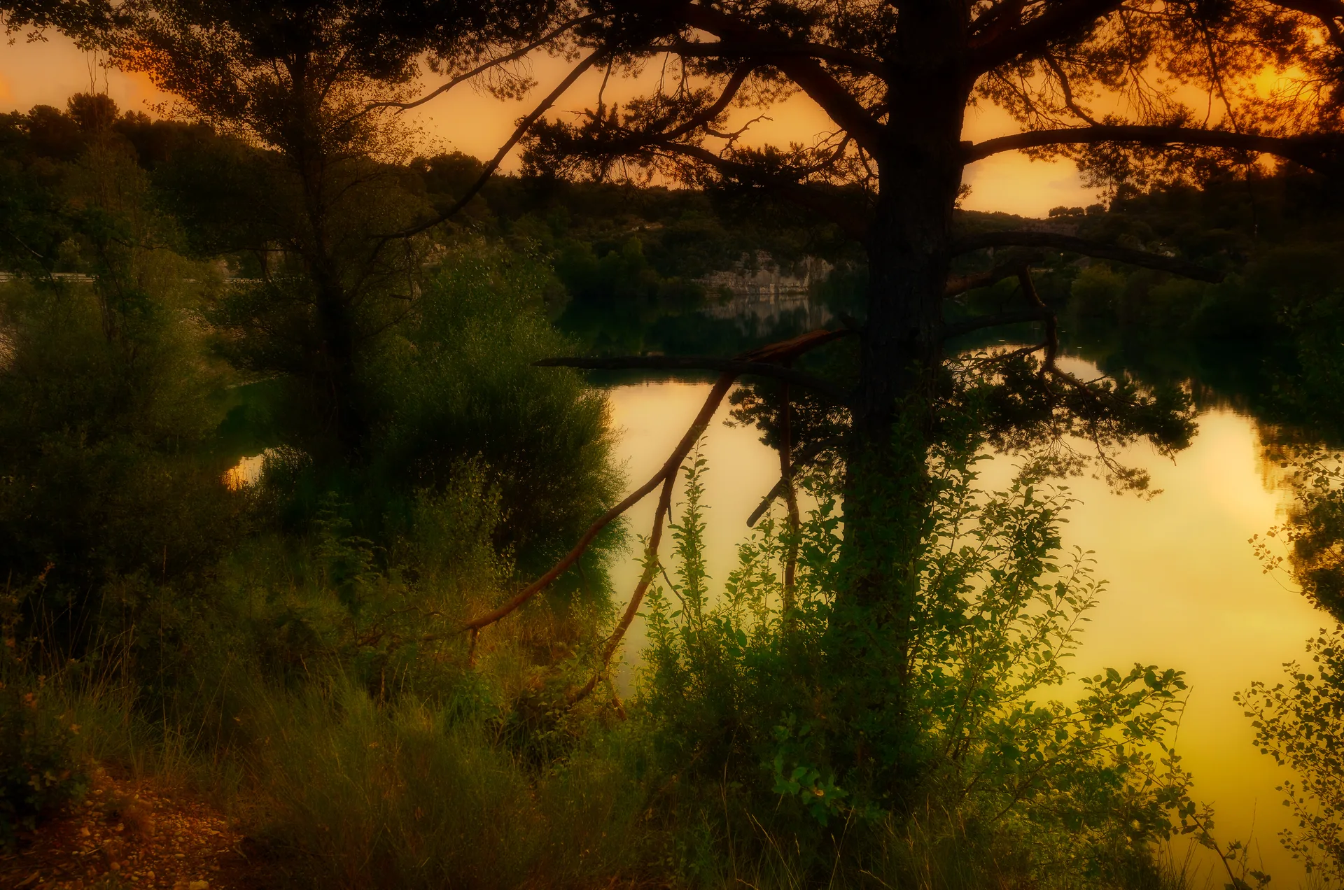 Lac de Quinson à Montagnac-Montpezat — À 2,0 km du lac