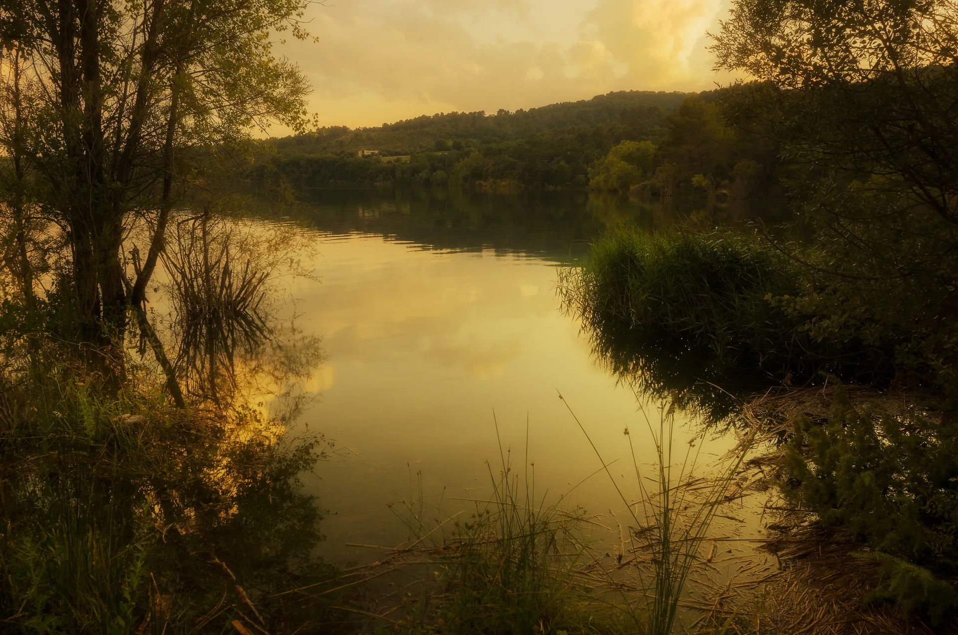 Lac de Quinson à Montagnac-Montpezat — À 1,0 km du lac