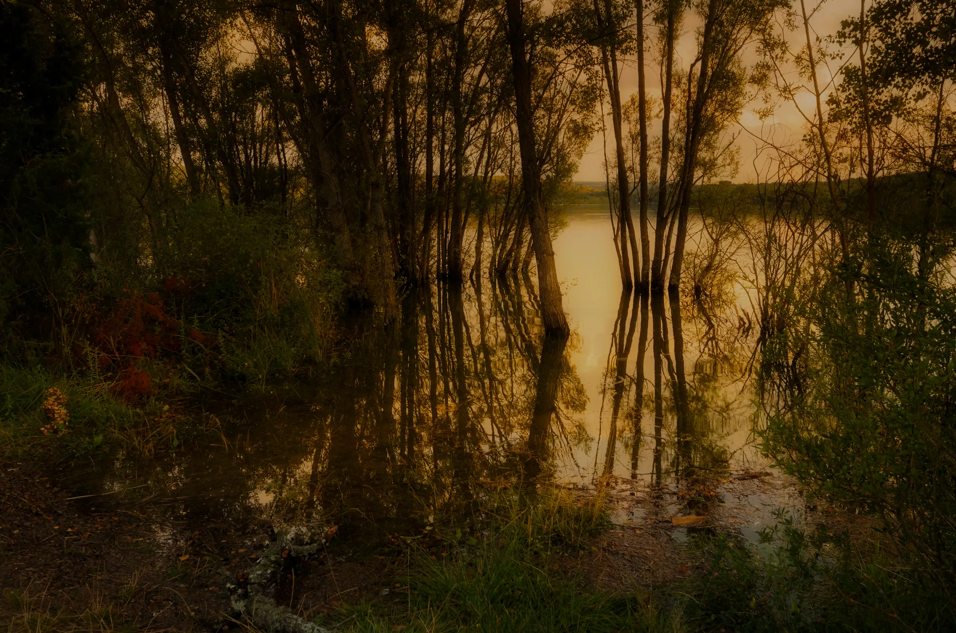 Lac de Quinson à Montagnac-Montpezat — À 1,0 km du lac