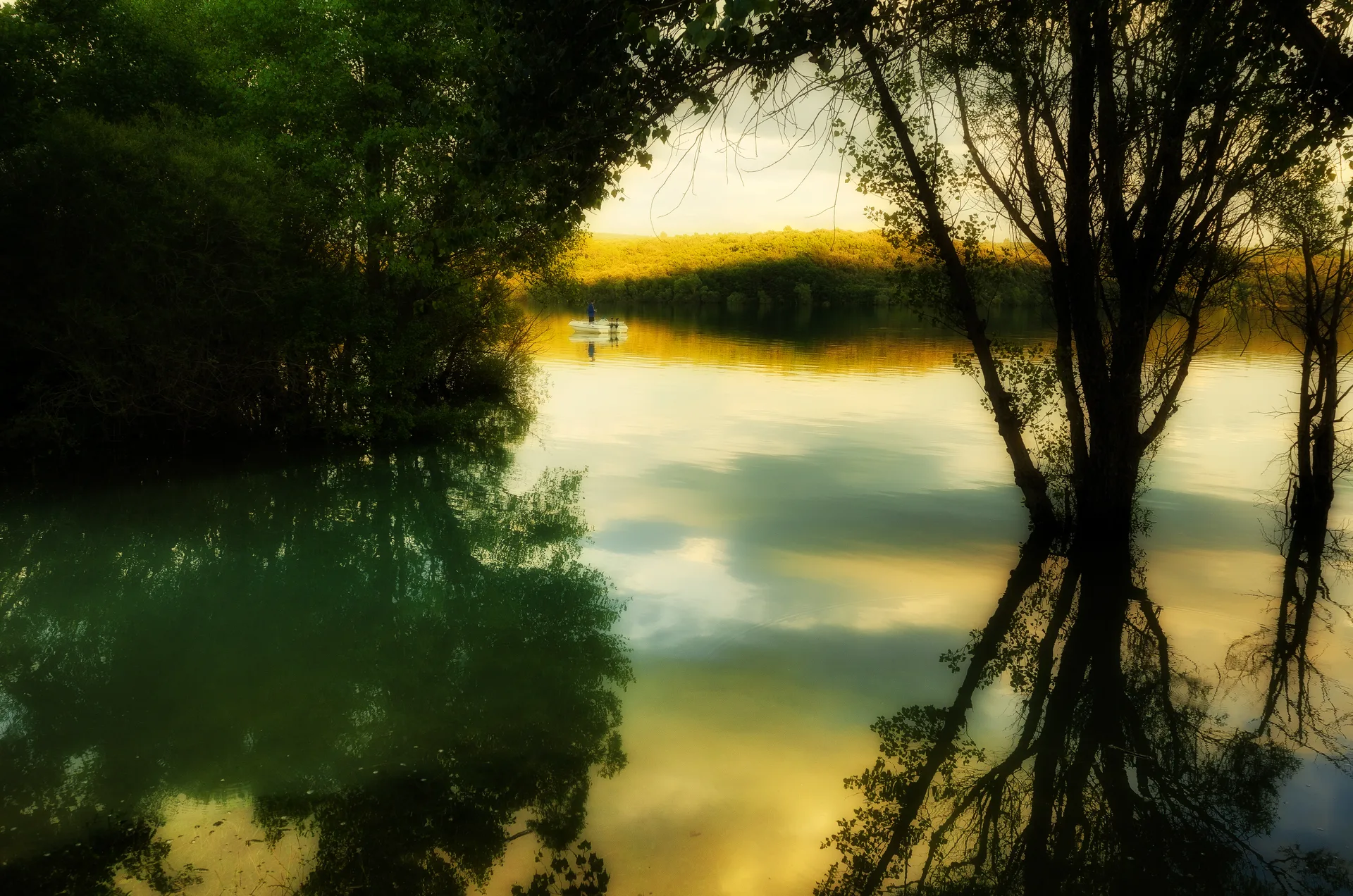 Lac de Quinson à Montagnac-Montpezat — À 1,0 km du lac