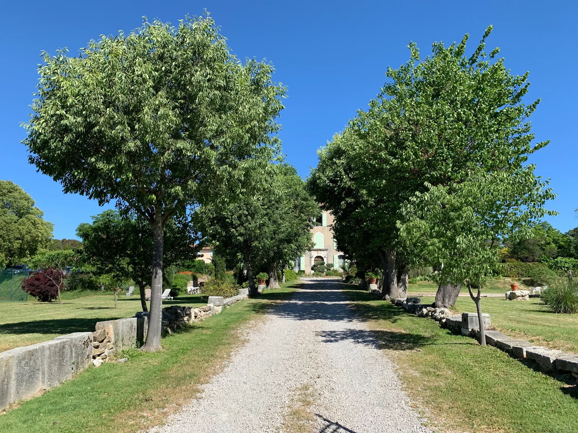 Lac de Quinson à Montmeyan — À 4,1 km du lac