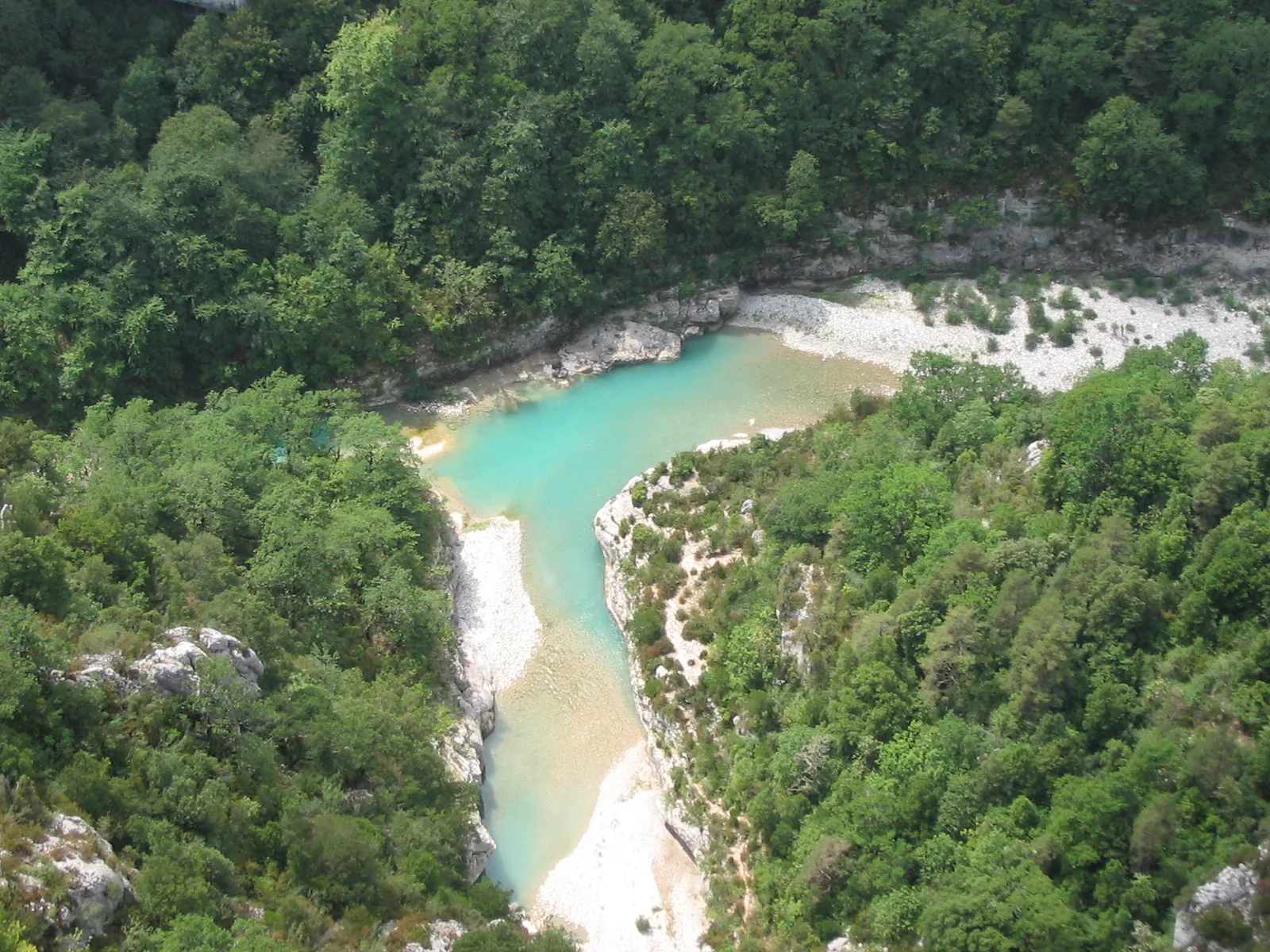 Lac de Quinson à Montmeyan — À 1,7 km du lac