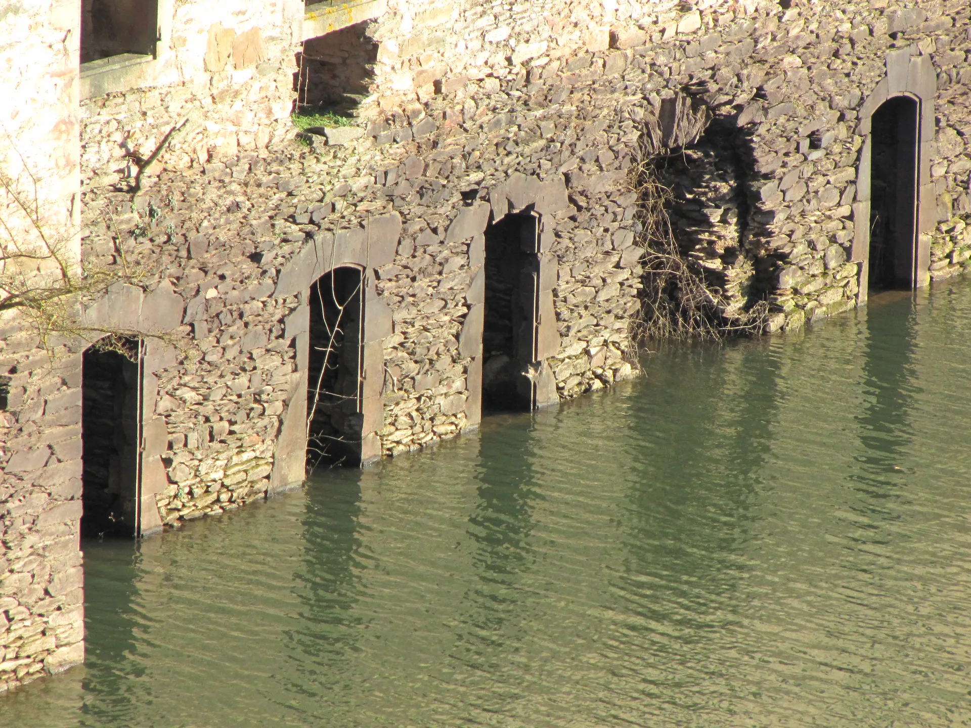Lac de Razisse à Terre-de-Bancalié — À 2,0 km du lac