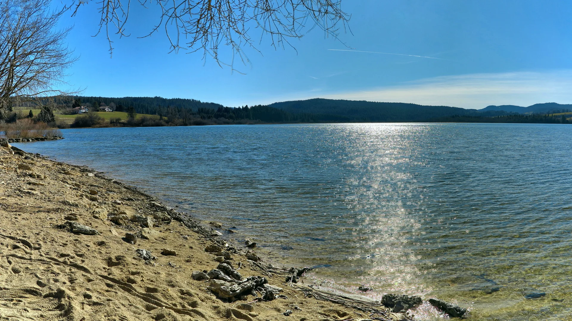 Lac de Remoray à Labergement-Sainte-Marie — Sur le lac