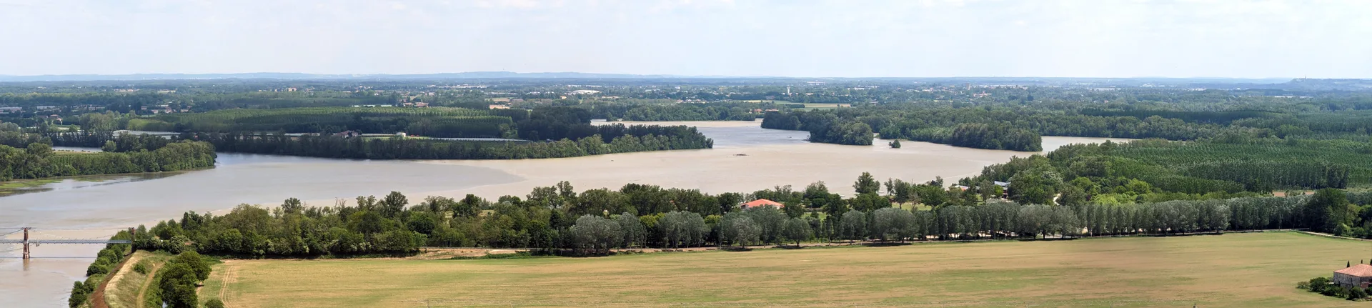 Lac de retenue de Moissac à Saint-Nicolas-de-la-Grave — À 2,8 km du lac