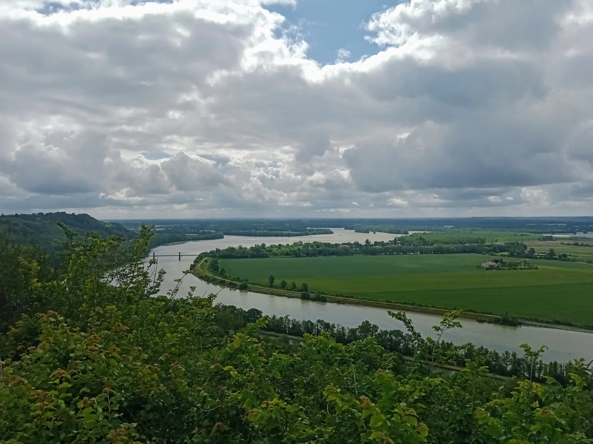Lac de retenue de Moissac à Saint-Nicolas-de-la-Grave — À 2,8 km du lac