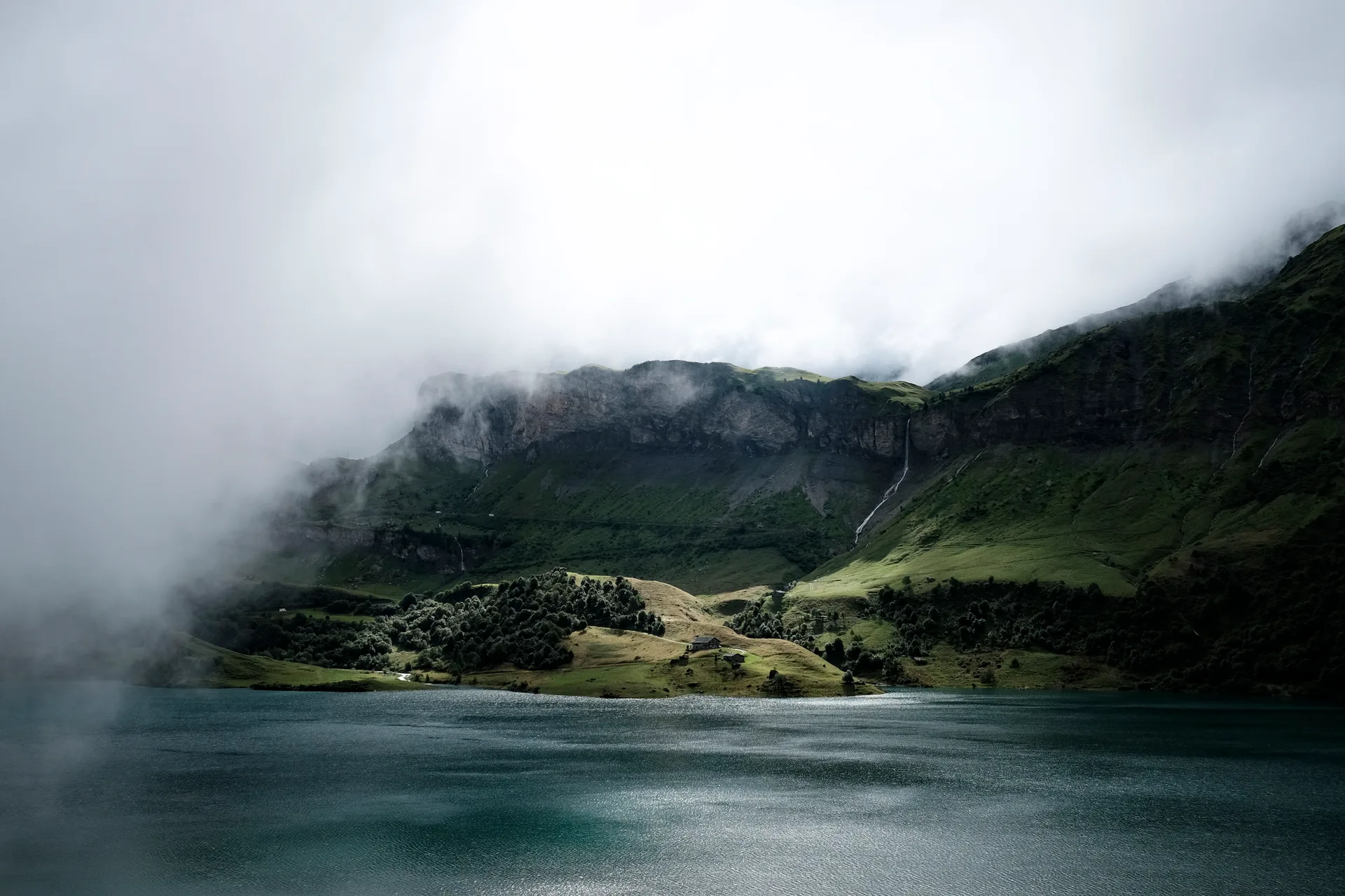 Lac de Roselend à Beaufort — À 924 m du lac