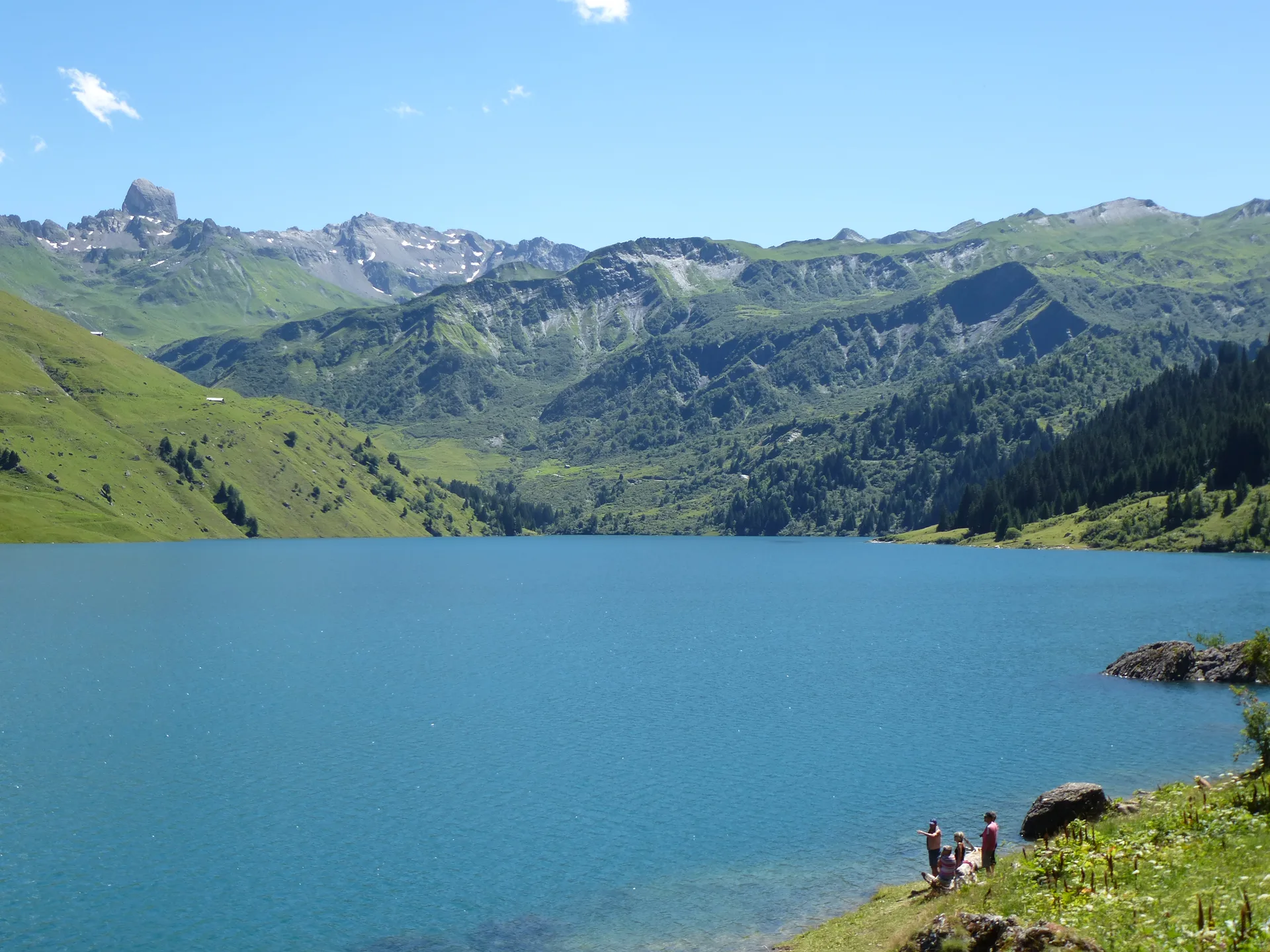Lac de Roselend à Beaufort — À 1,2 km du lac