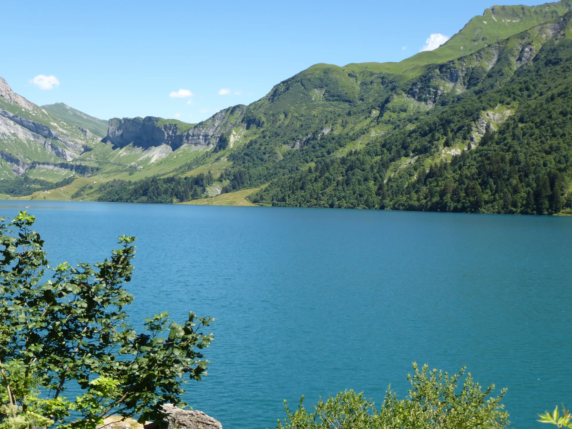 Lac de Roselend à Beaufort — À 1,2 km du lac