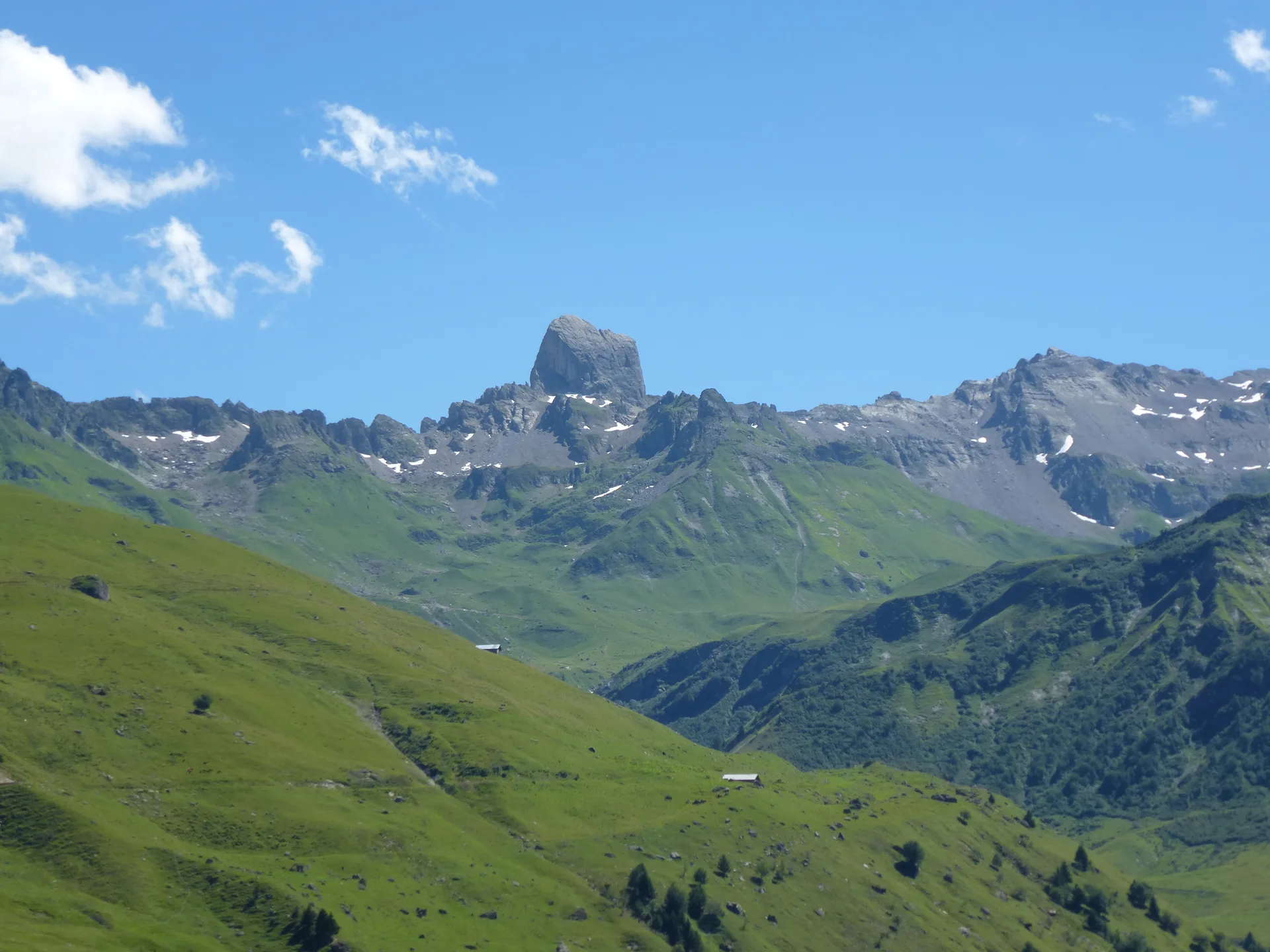 Lac de Roselend à Beaufort — À 1,2 km du lac