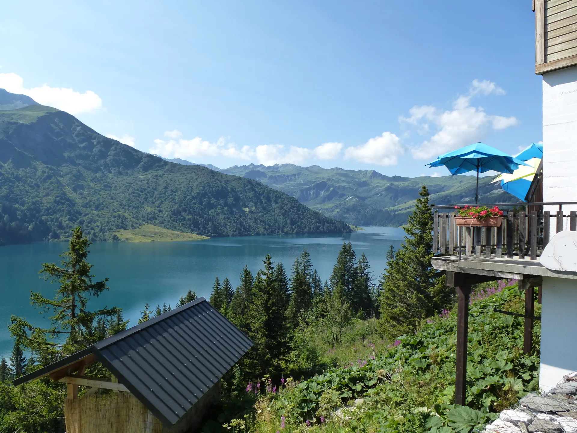 Lac de Roselend à Beaufort — À 431 m du lac