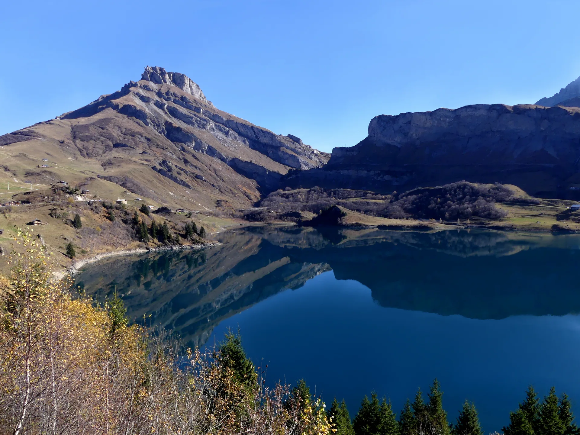 Lac de Roselend à Beaufort — À 1,3 km du lac