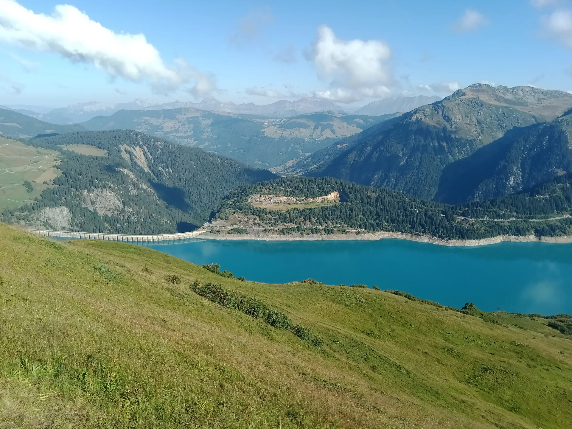 Lac de Roselend à Beaufort — À 1,8 km du lac