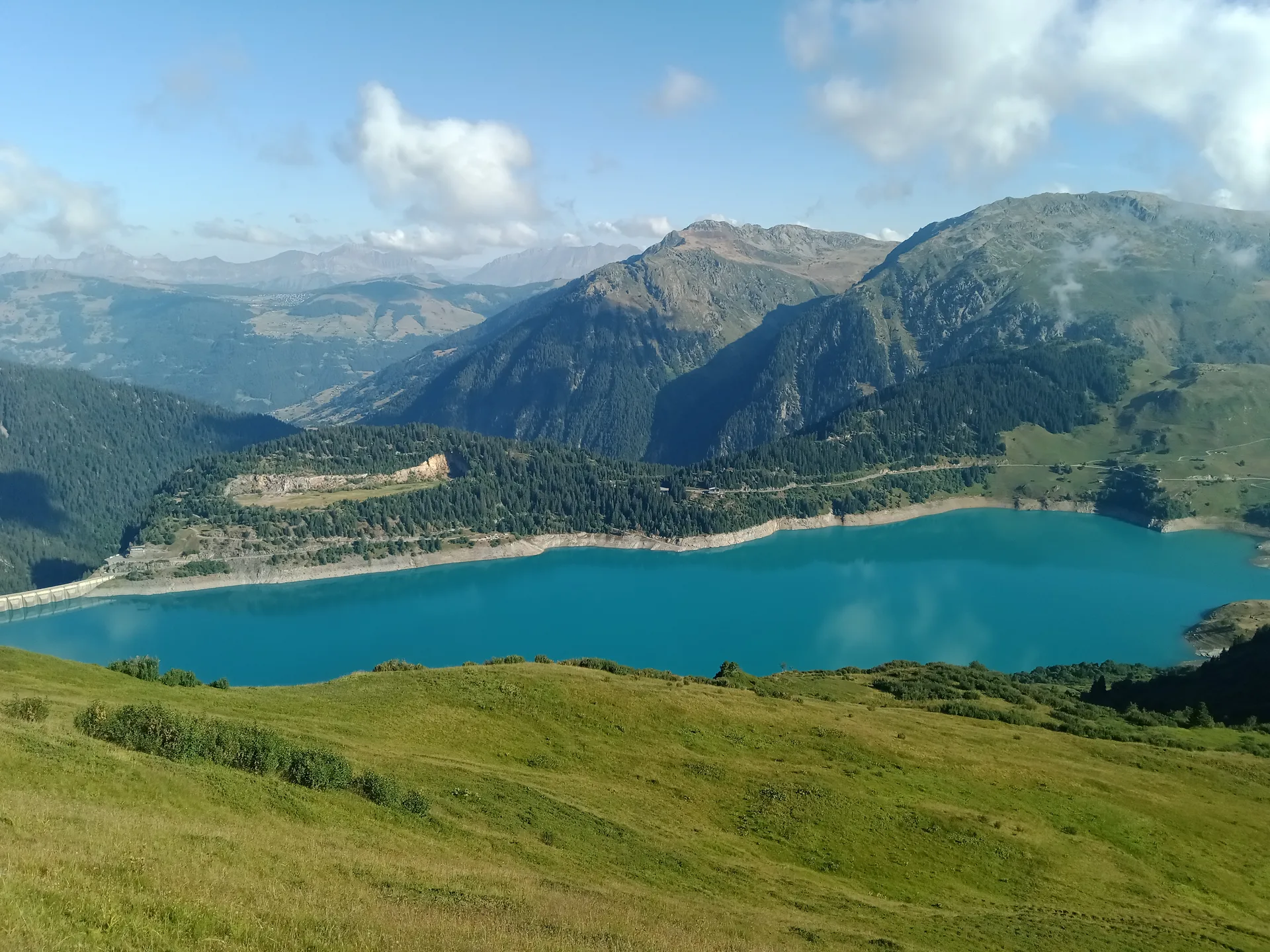 Lac de Roselend à Beaufort — À 1,8 km du lac