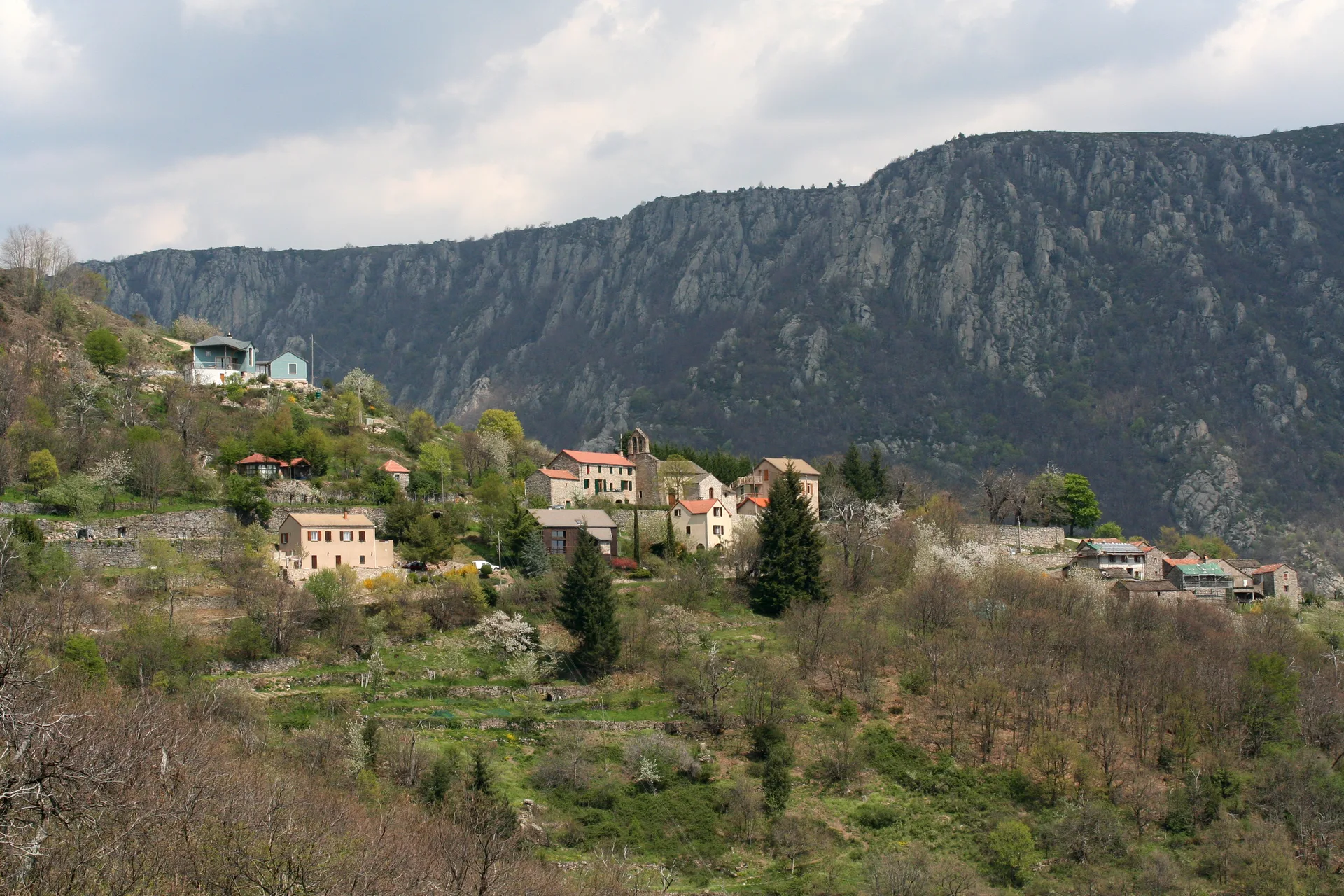 Lac de Roujanel à Pied-de-Borne — À 3,2 km du lac