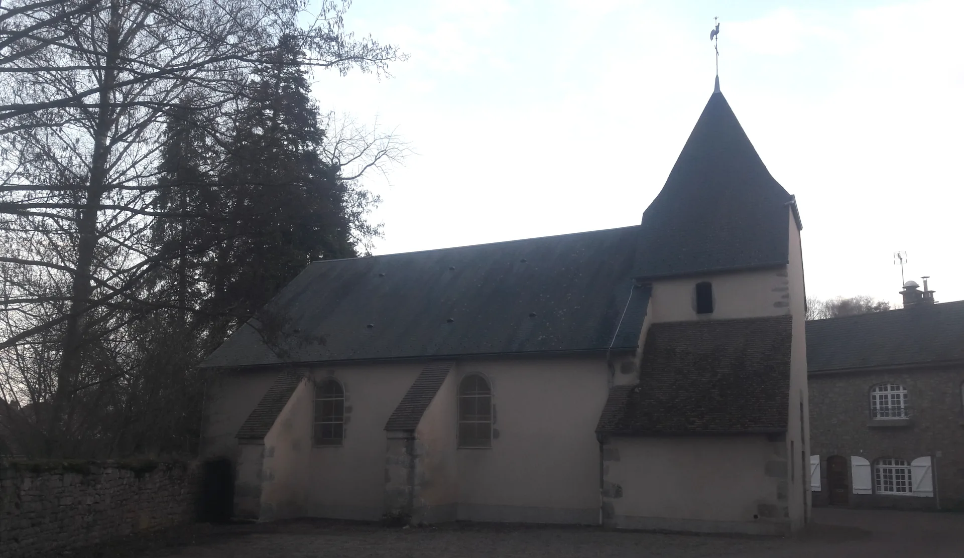 Lac de Saint-Agnan à Saint-Agnan-en-Morvan — À 1,2 km du lac