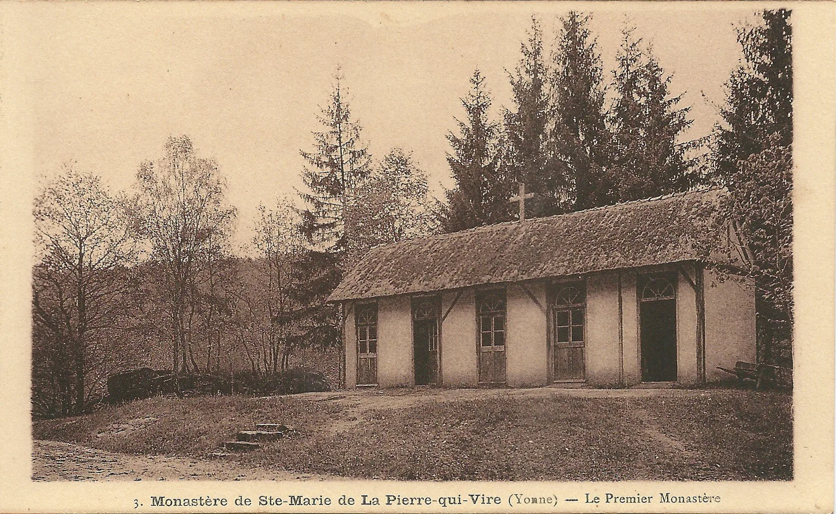 Lac de Saint-Agnan à Saint-Agnan-en-Morvan — À 3,8 km du lac