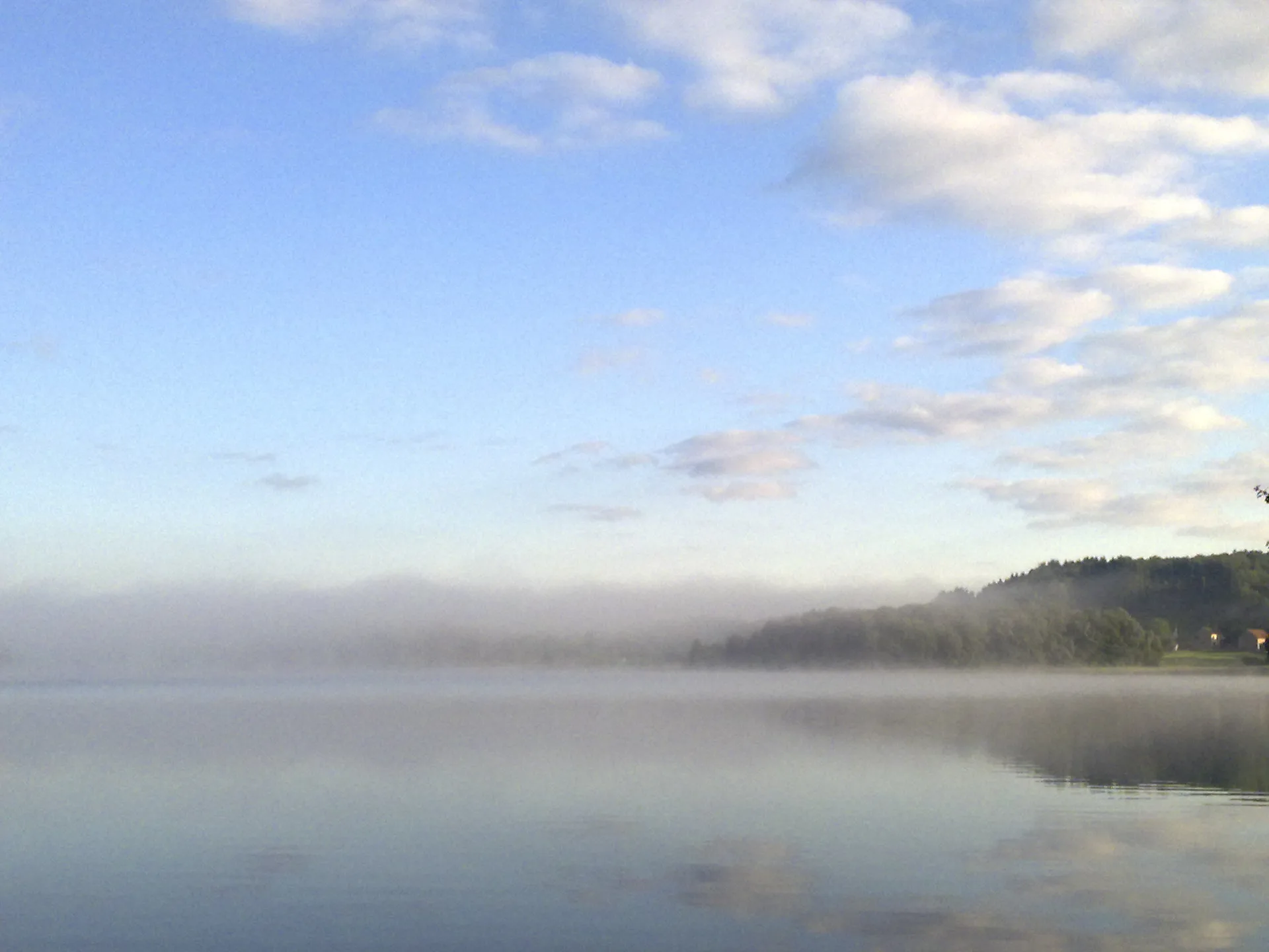 Lac de Saint-Agnan à Saint-Agnan-en-Morvan — À 1,2 km du lac