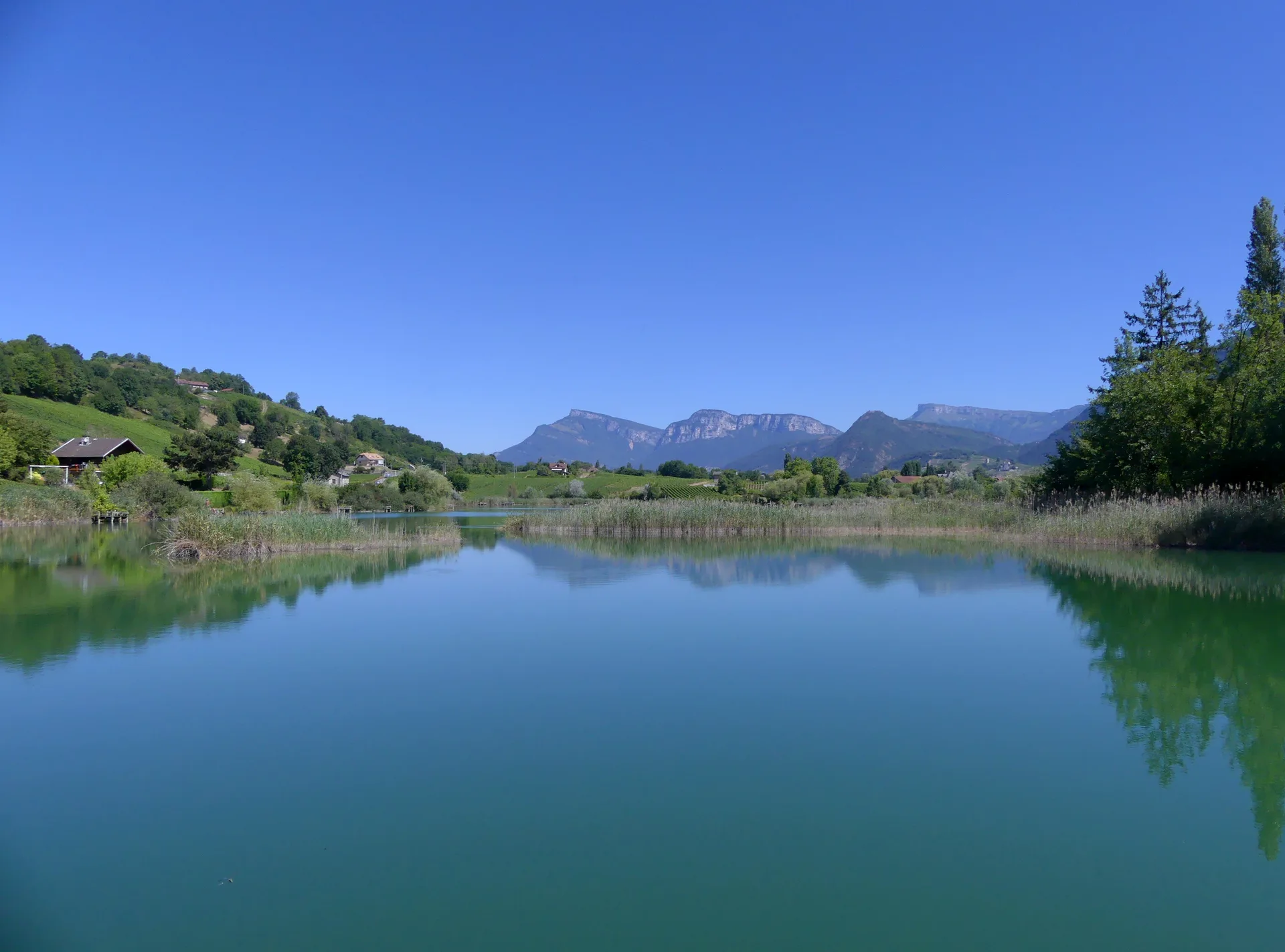 Lac de Saint-André à Porte-de-Savoie — À 214 m du lac