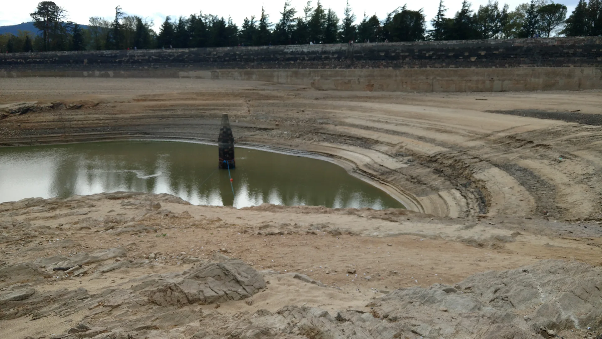 Lac de Saint Ferreol à Les Brunels — À 943 m du lac