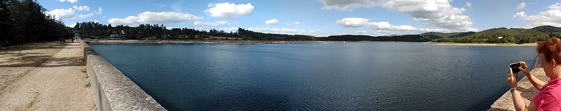 Lac de Saint-Ferréol à Revel — À 365 m du lac