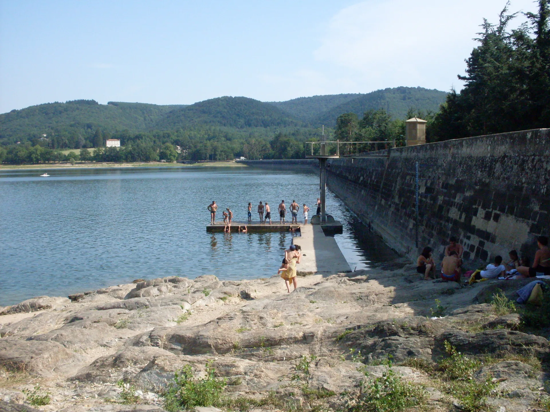 Lac de Saint Ferreol à Sorèze — À 1,3 km du lac