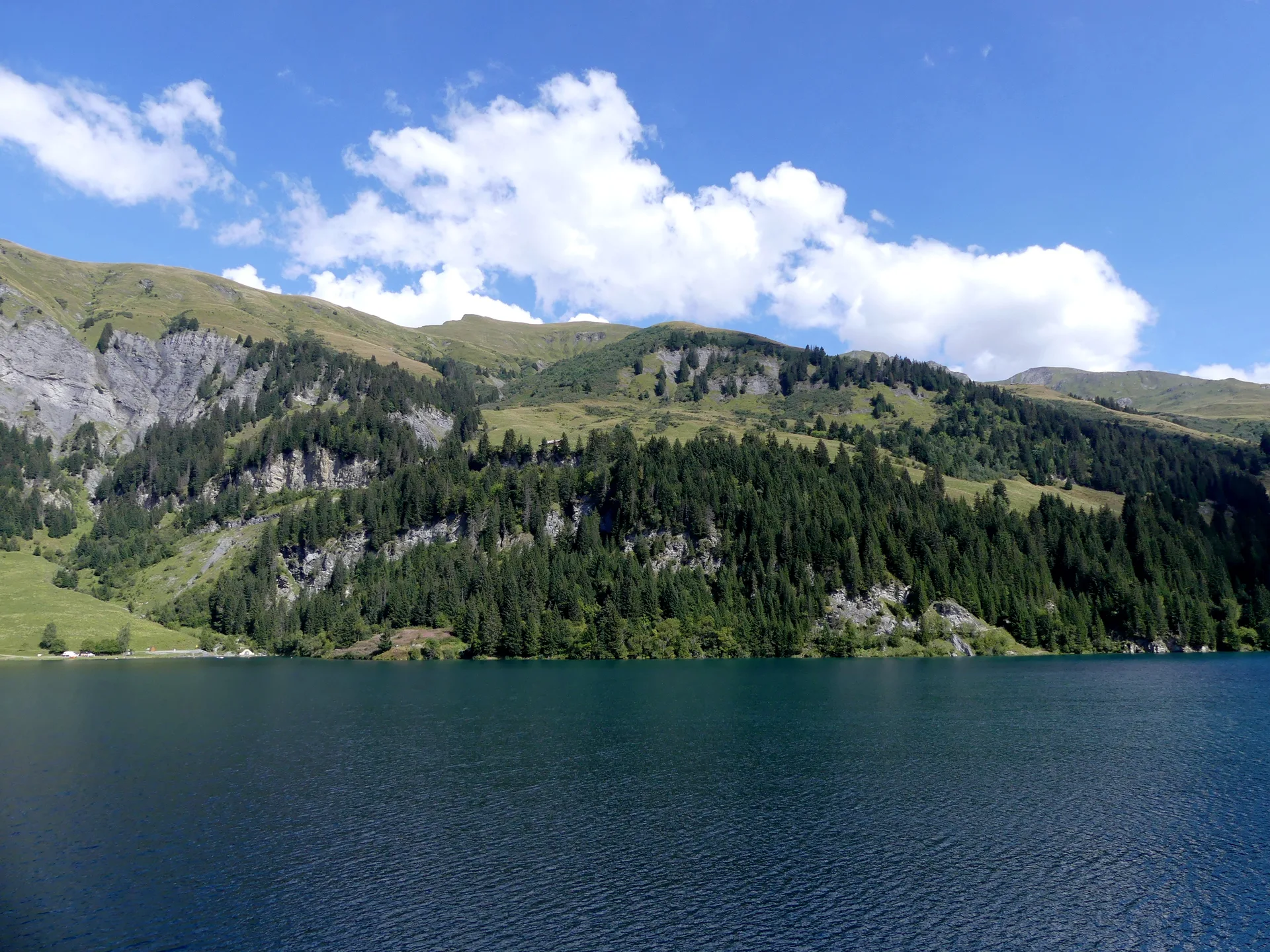 Lac de Saint Guerin à Beaufort — À 476 m du lac