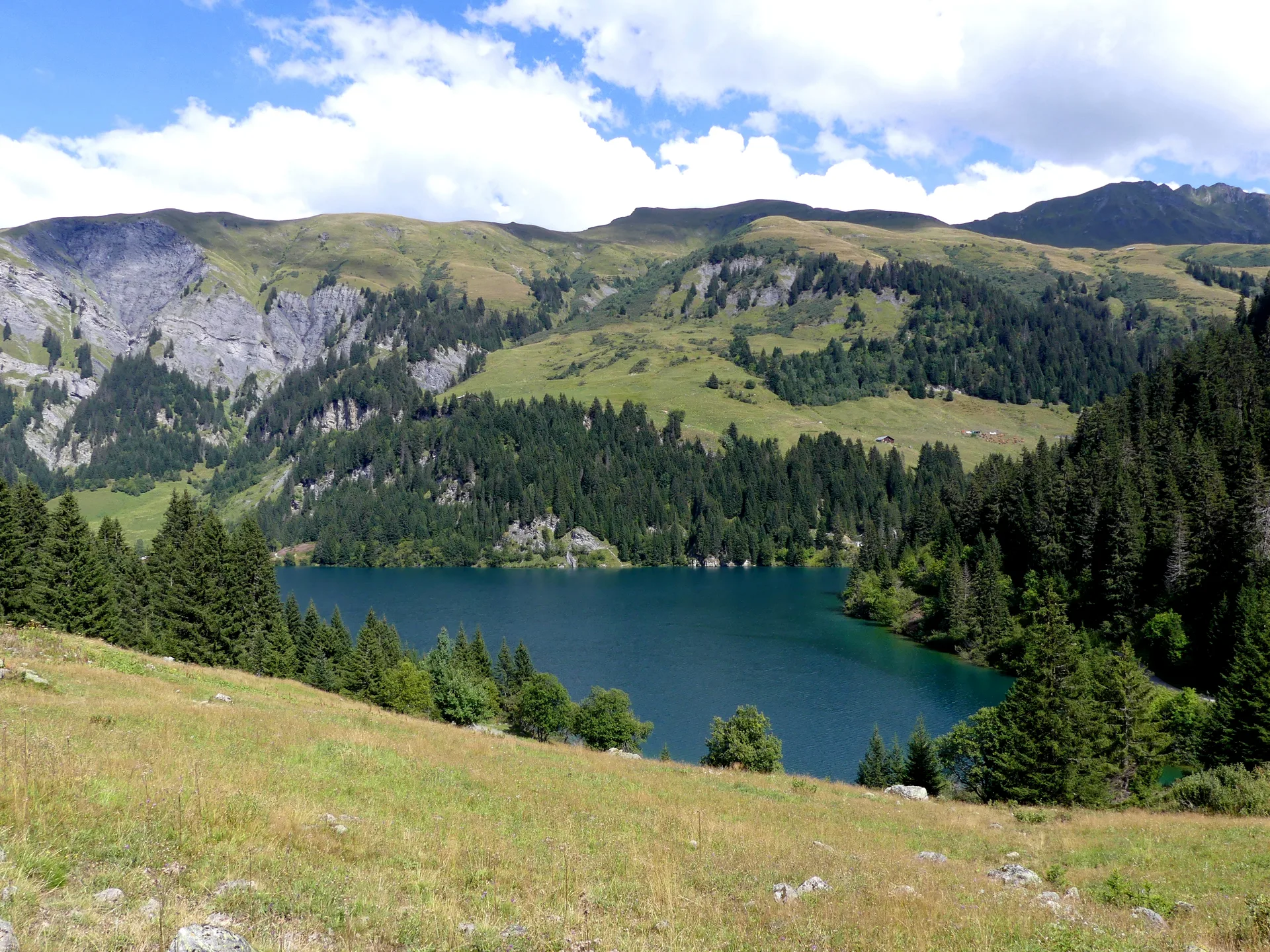 Lac de Saint Guerin à Beaufort — À 1,0 km du lac